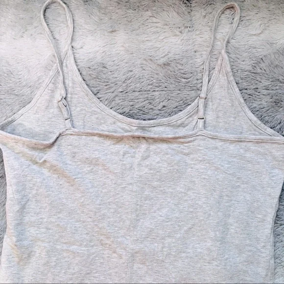 Basic grey tank - Picture 2 of 3